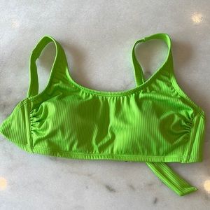 NWT Bright green bikini top - Size D/DD (M)